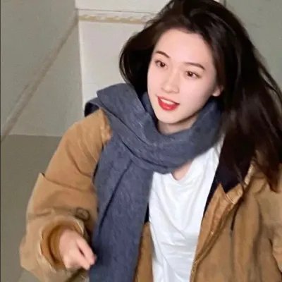 捆著你,困著我